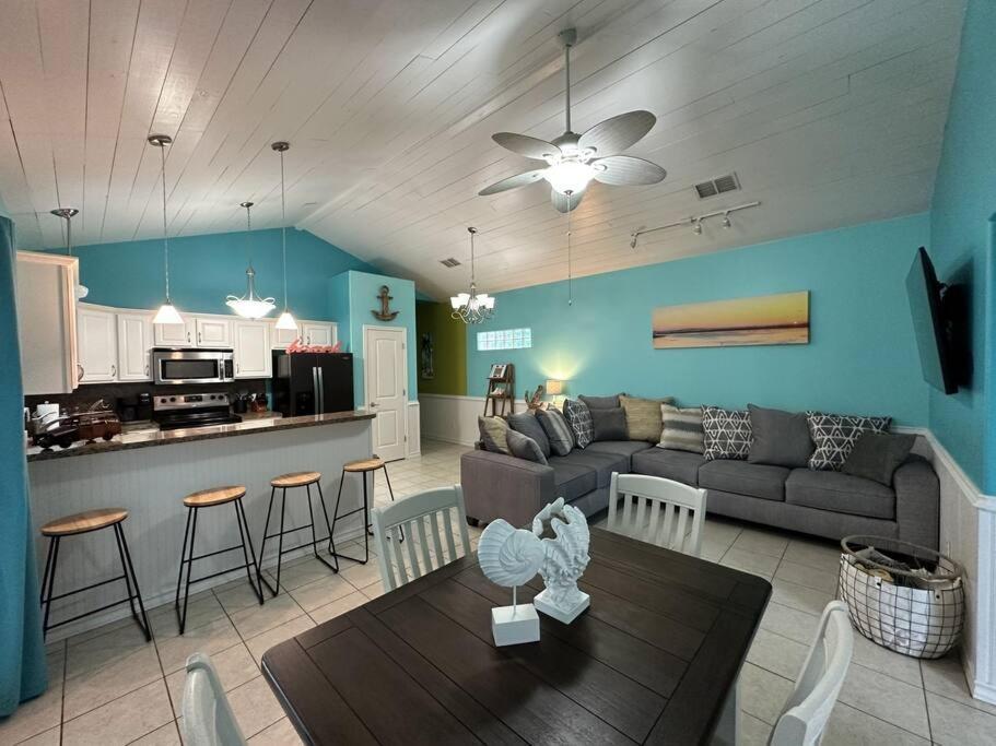 Barefoot Bungalow - Pet Friendly- 2 Bdrm Townhome Corpus Christi Dış mekan fotoğraf
