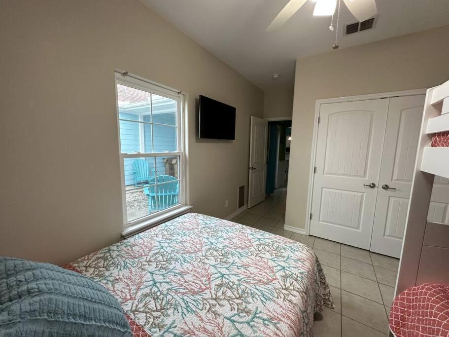 Barefoot Bungalow - Pet Friendly- 2 Bdrm Townhome Corpus Christi Dış mekan fotoğraf