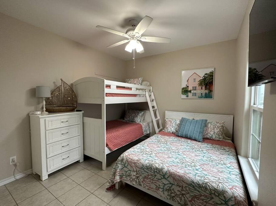 Barefoot Bungalow - Pet Friendly- 2 Bdrm Townhome Corpus Christi Dış mekan fotoğraf