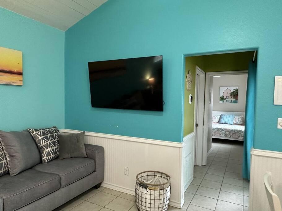 Barefoot Bungalow - Pet Friendly- 2 Bdrm Townhome Corpus Christi Dış mekan fotoğraf